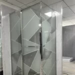 кабина для маленькой ванны