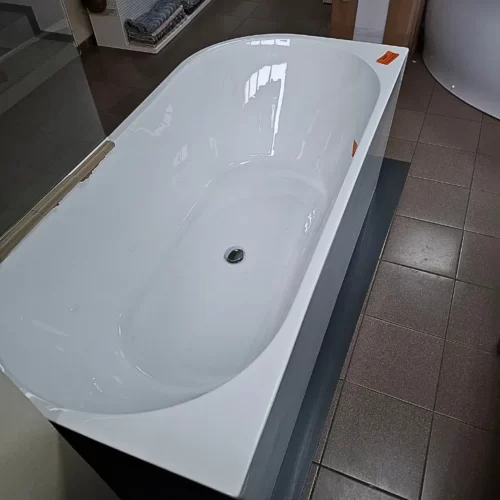 Акриловая Ванна F5007 пристенная 170 на 80